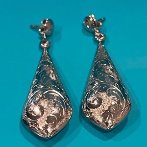 VINTAGE fashion jewelry/silver drop earrings